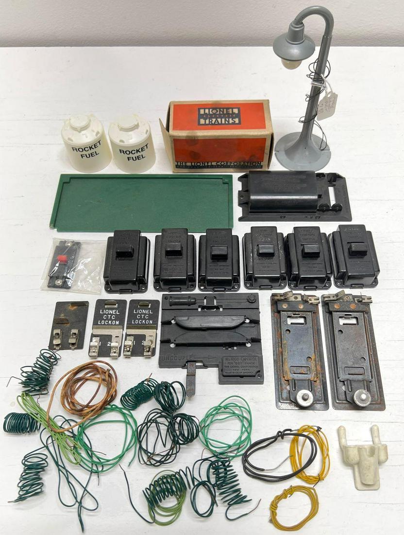 Postwar Lionel O gauge 1008 145c 364c CTC Lock-on's (1 of 1)