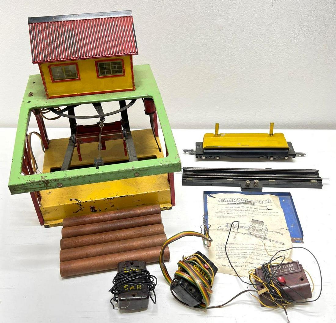 Postwar American Flyer S gauge 751 log loader unloading (1 of 14)