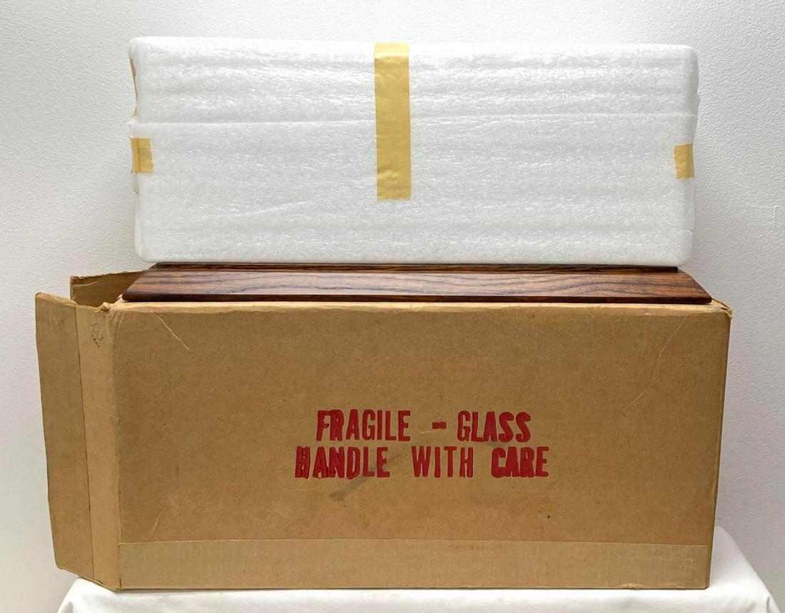 Unidentified Modern era Lionel O gauge display case (1 of 1)