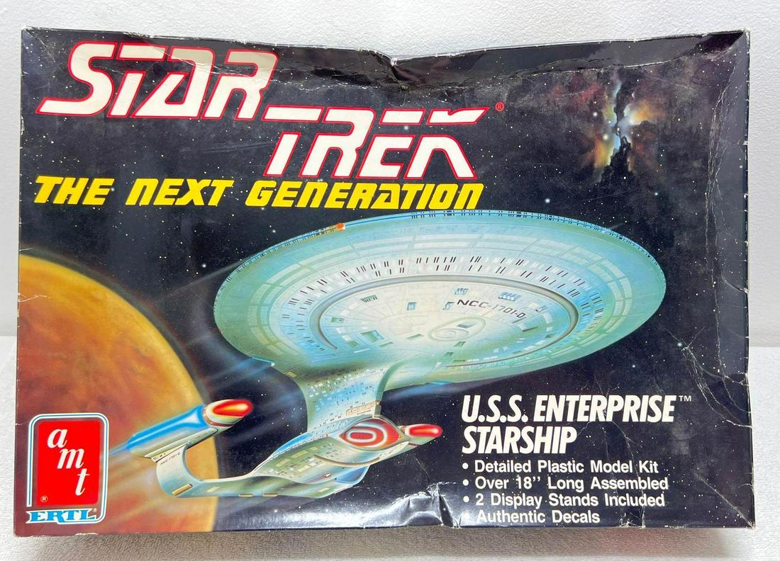 AMT Ertl Star Trek The Next Generation U.S.S. (1 of 6)