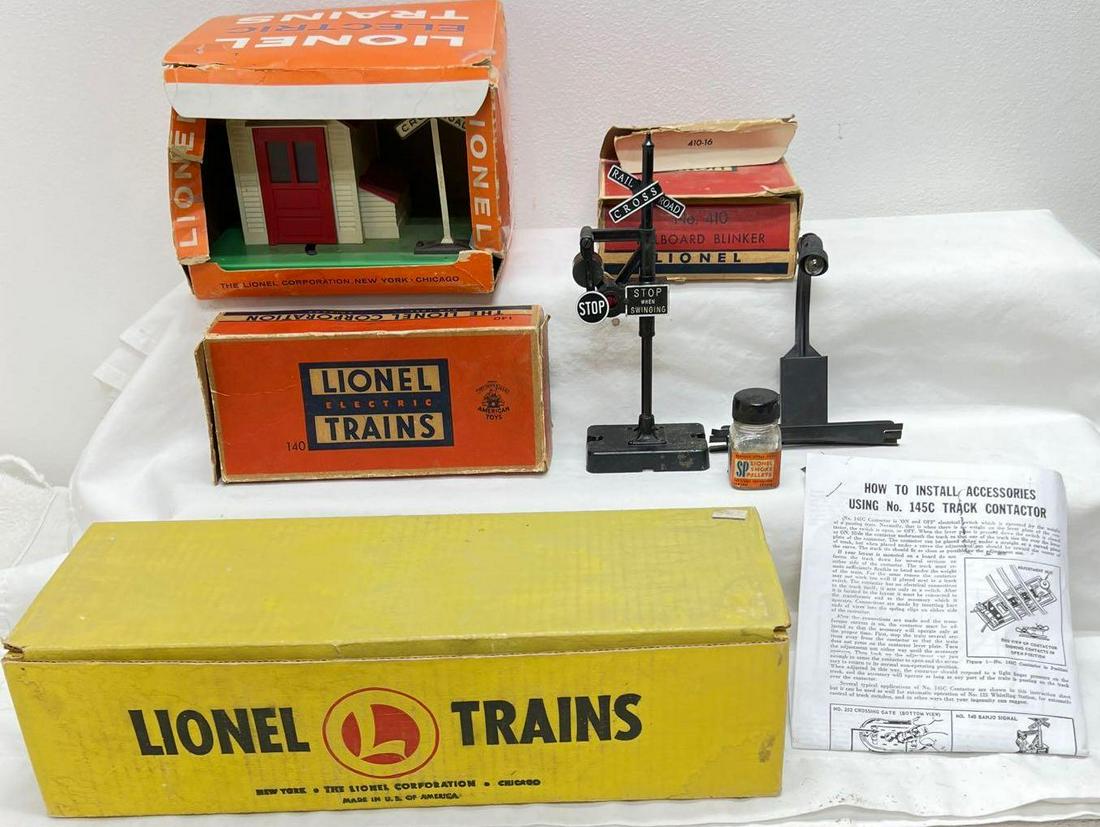 Postwar Lionel O gauge accessories in original boxes (1 of 4)