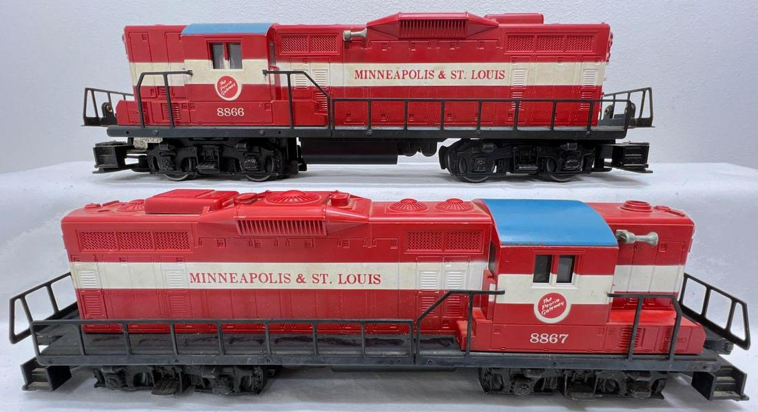 Modern Era Lionel O gauge 8866 and 8867 Minneapolis St: Modern Era Lionel O gauge 8866 and 8867 Minneapolis St Louis GP diesel locomotives, 8867 has a chipped drawbar/truck step. Trains should clean C6-7.