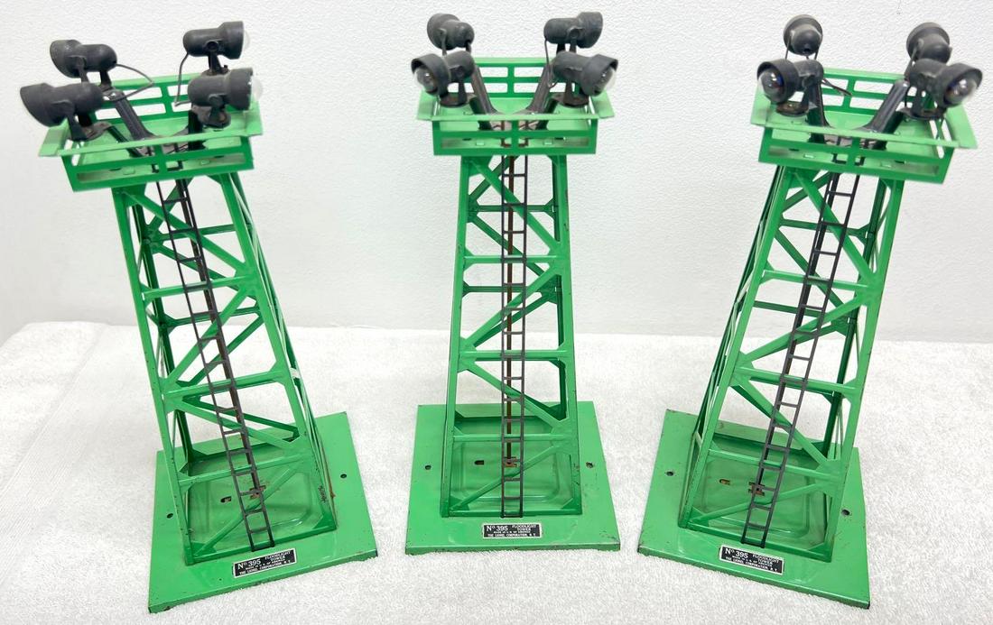 Postwar Lionel O gauge 395 floodlight tower three green (1 of 6)