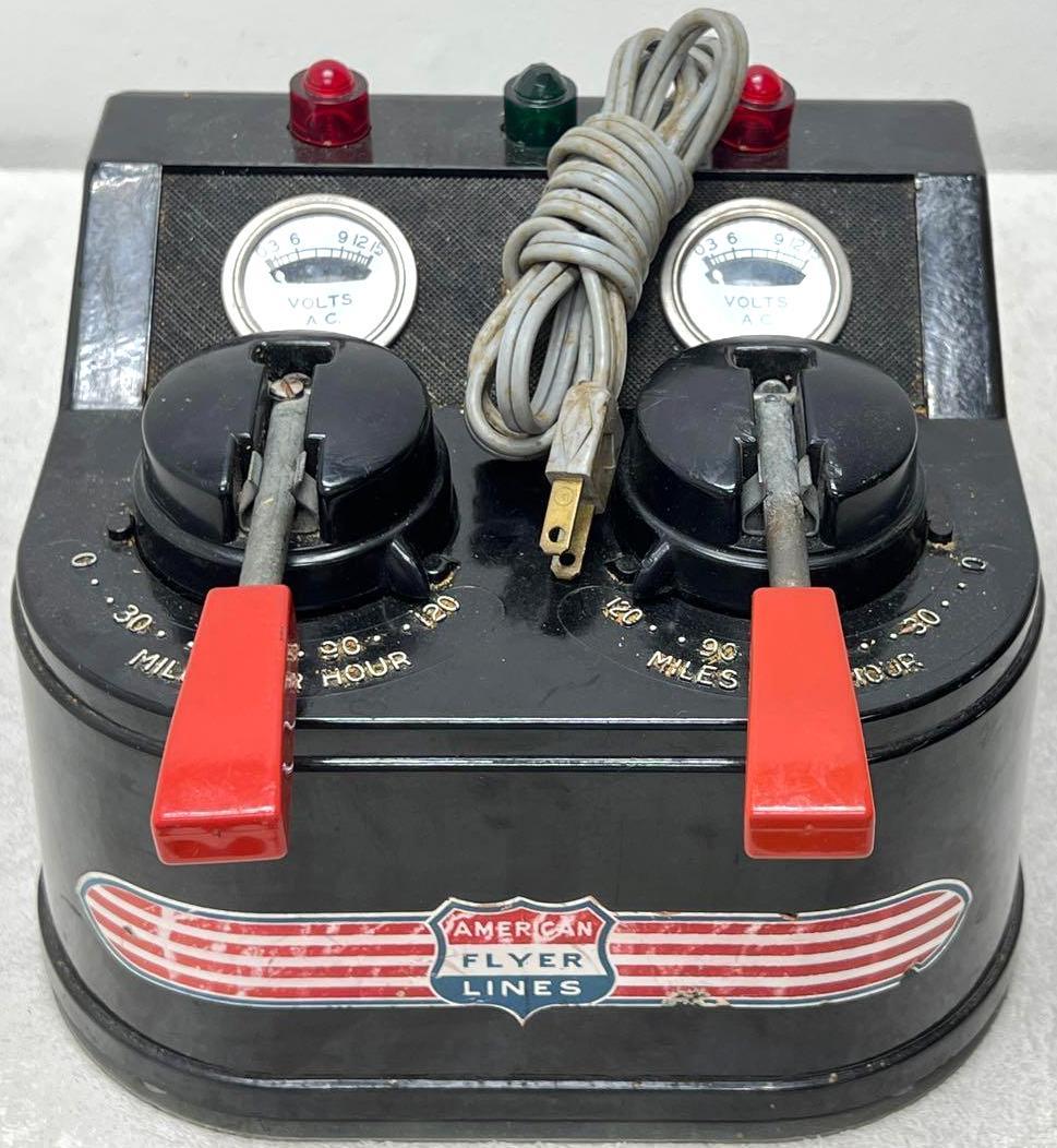Postwar American Flyer S gauge 30B 300watt transformer (1 of 4)