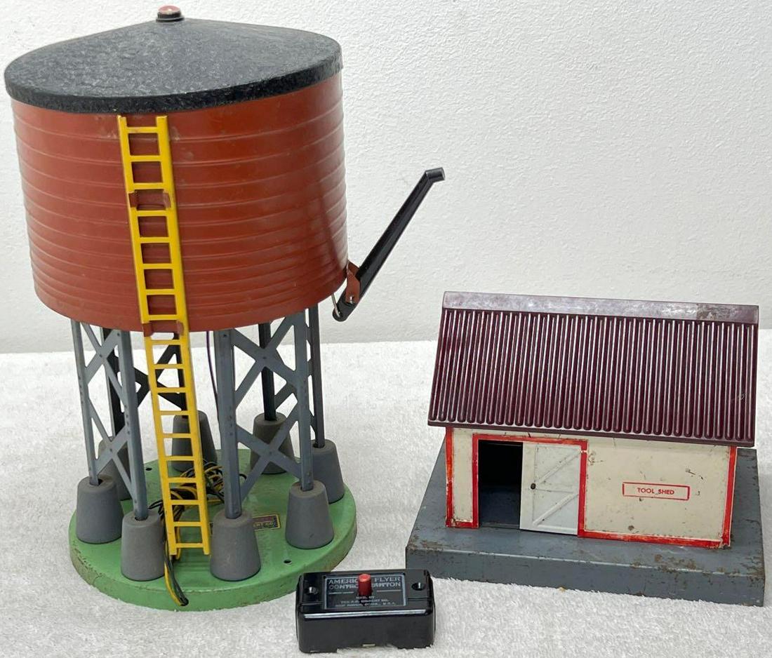 Postwar American Flyer S gauge 585 tool shed 596 (1 of 3)