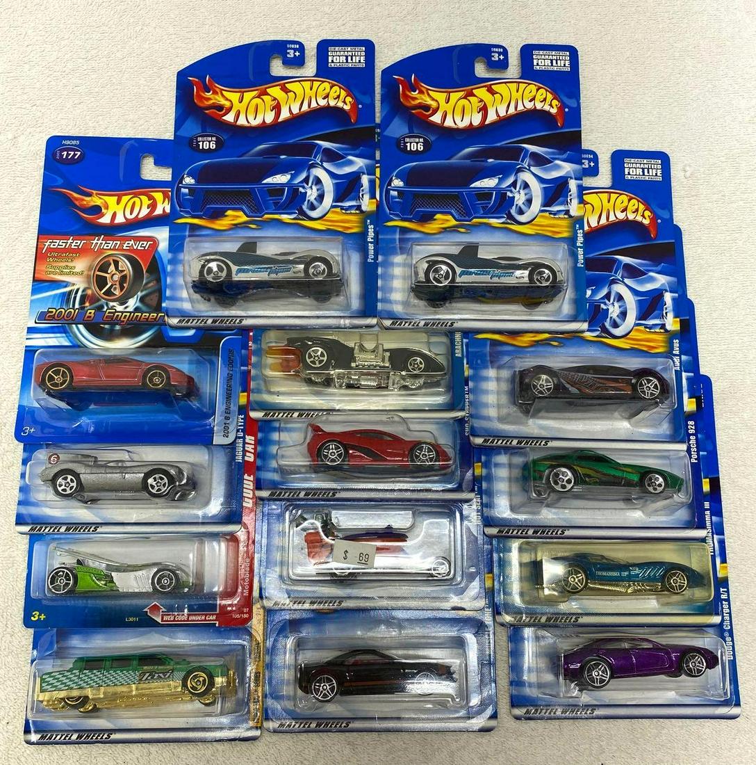Modern Hot Wheels Lot of (14) Mixed 2000's Mainline: Modern Hotwheels Lot of (14) Mixed Early 2000's Hot Wheels Maineline including 2001 Collectors #054 Turbo Taxi Series LIMOZEEN #2/4, 2001 Collectors #098 Thomasimma III (some yellowing to blister,