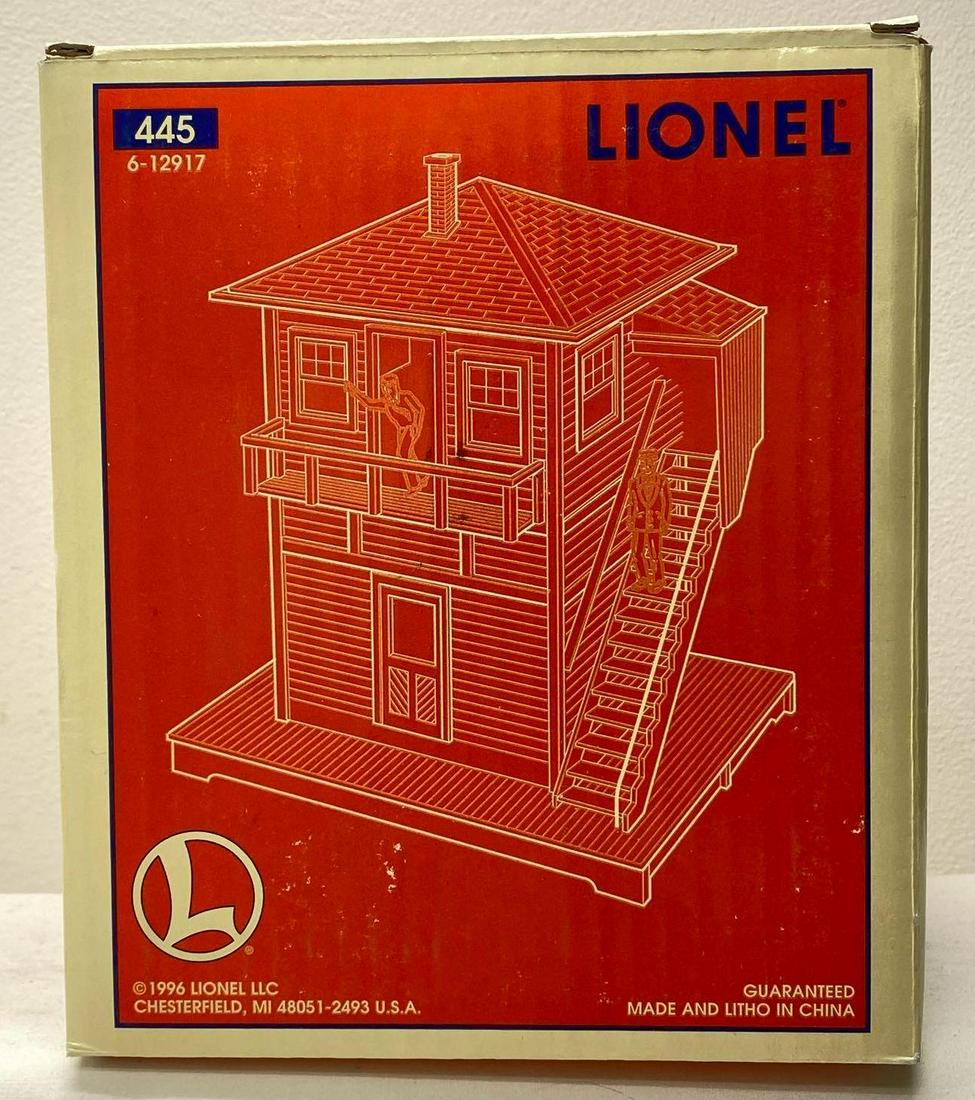 Modern Era Lionel O gauge 12917 455 operating switch tower in original box (1 of 2)