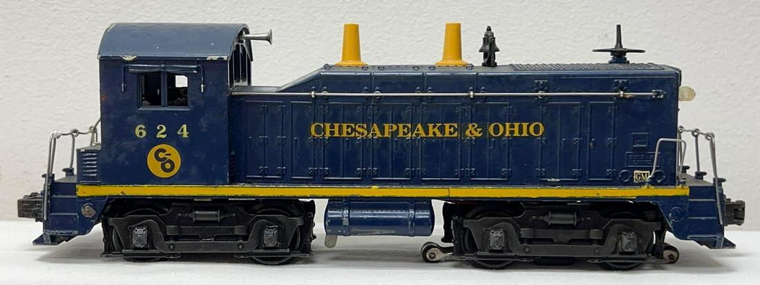 Postwar Lionel O gauge 624 Chesapeake and Ohio NW-2 diesel switcher 6 stanchion near perfect (1 of 5)