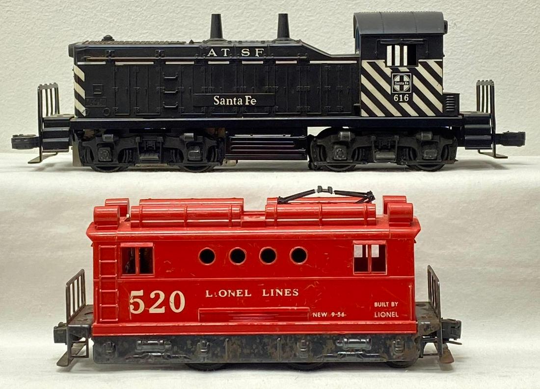 Postwar Lionel O gauge 520 boxcab electric locomotive and 616 ATSF Santa Fe NW-2 diesel switcher (1 of 4)