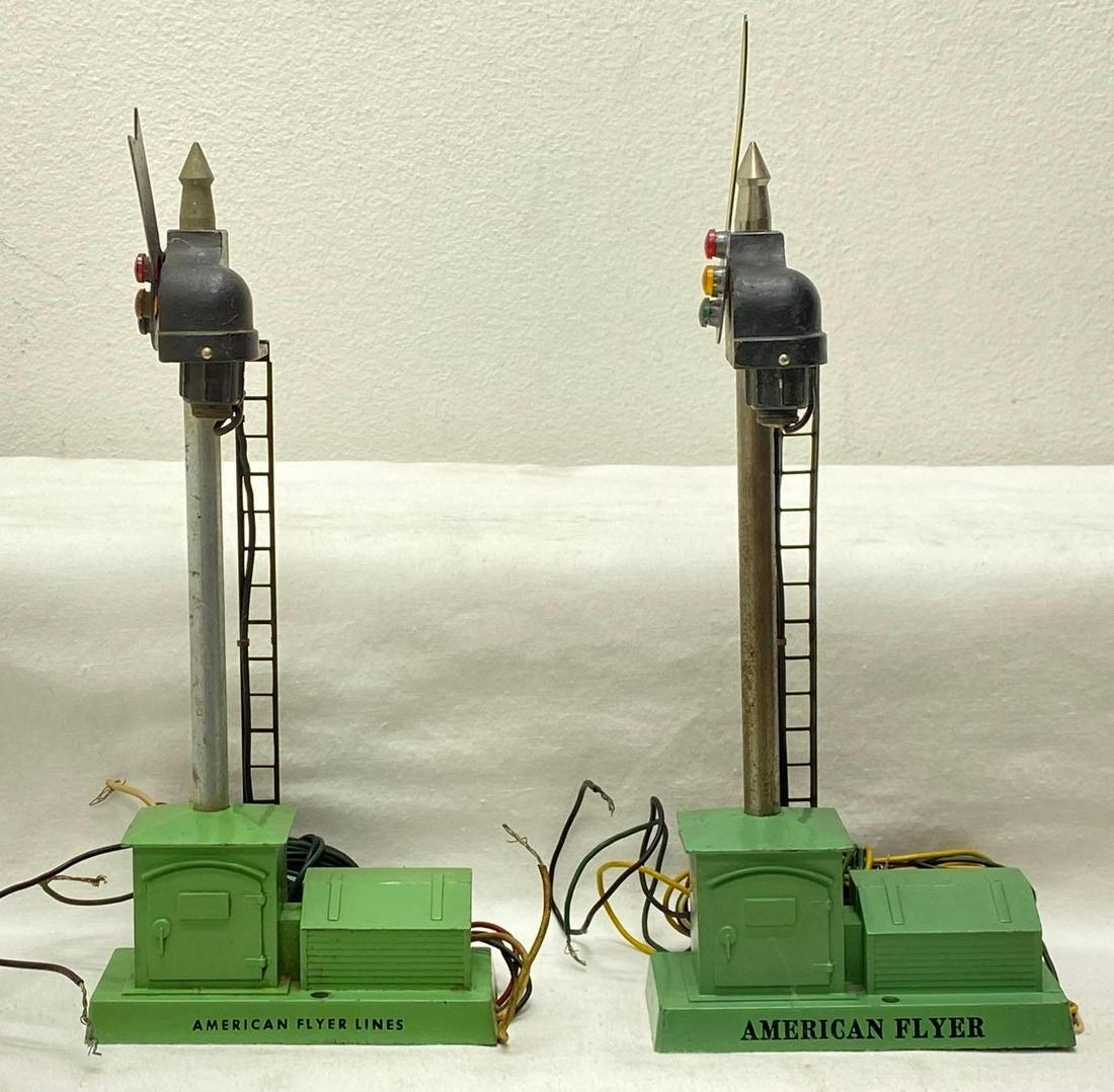 Postwar American Flyer S gauge 761 and 23761 semaphores (1 of 5)
