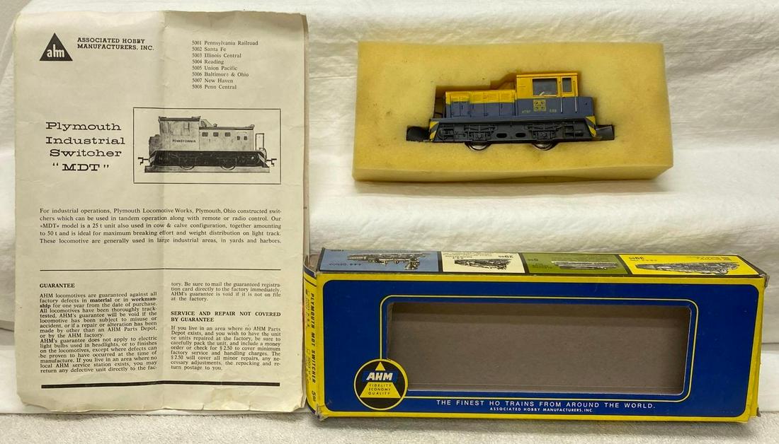 HO Gauge AHM 5002 Santa Fe Plymouth MDT Switcher in OB/instructions (1 of 7)