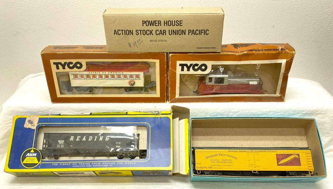 HO Gauge Tyco AHM Athearn Santa Fe diesel switcher freight cars in original boxes (1 of 9)