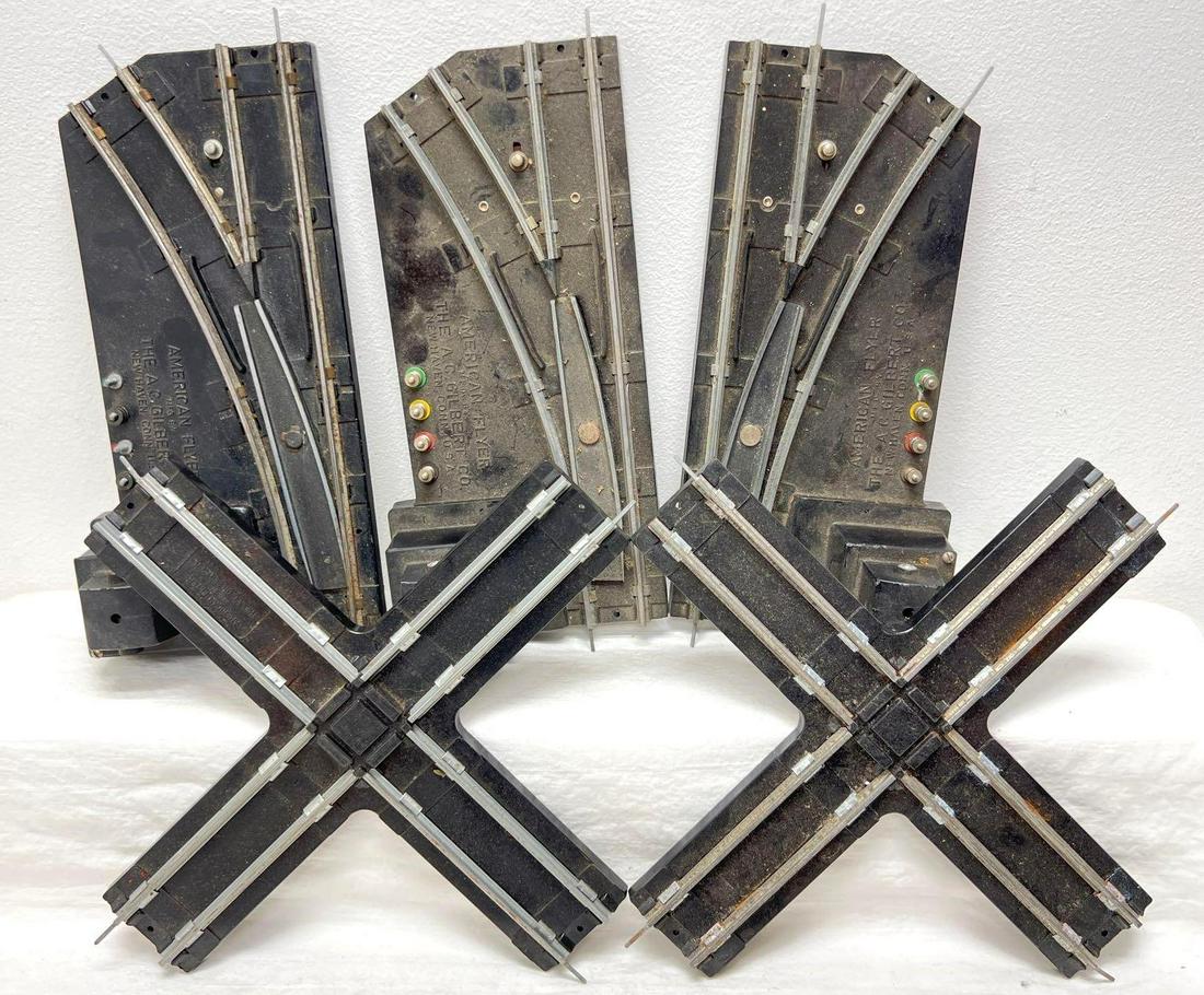 Postwar American Flyer S Gauge switches and crossovers (1 of 5)