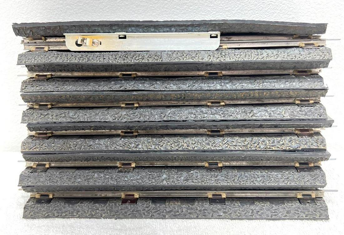 Postwar American Flyer S Gauge twelve straight w/rubber roadbed (1 of 5)