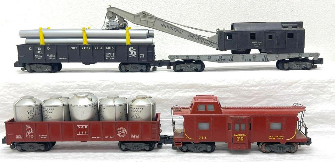 Postwar American Flyer S Gauge 911 916 24561 935: Postwar American Flyer S Gauge 911 C&O Chesapeake and Ohio pipe car with load (pipes are not marked) wires and uprights are original, 916 D&H Delaware and Hudson container car with containers,