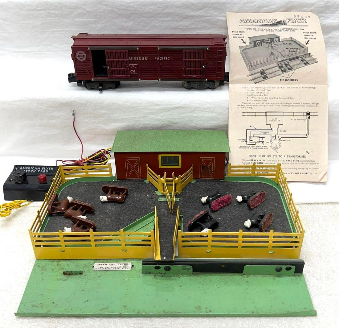 Postwar American Flyer S Gauge K771 stock yard 976: Postwar American Flyer S Gauge K771 stock yard and 976 MP Missouri Pacific operating stock car with control button, instructions sheet. Stock yard should clean C6+. 976 looks C7. Included are 8 or