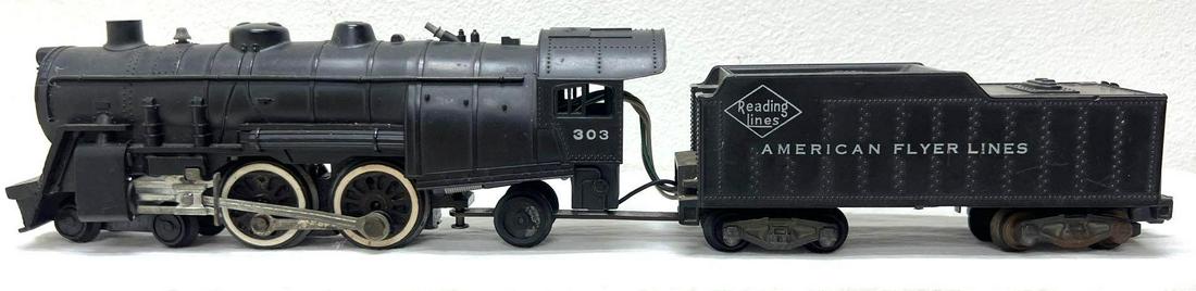 Postwar American Flyer S Gauge 303 Reading 4-4-2 Atlantic: Postwar American Flyer S Gauge 303 Reading Lines 4-4-2 Atlantic steam locomotive and tender. Pilot is glue repaired. Please view the items in this lot carefully as they are being sold as shown in the 
