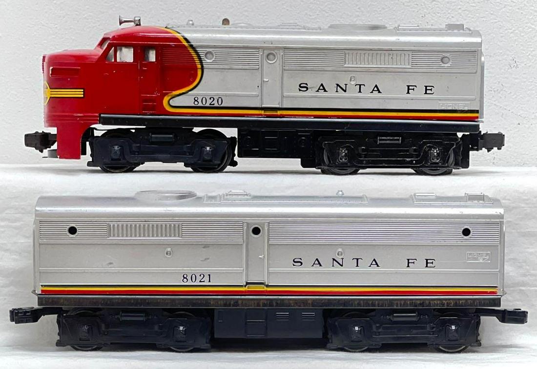 Modern Era Lionel O Gauge 8020 8021 SF Alco A-B units rear logo: Modern Era Lionel O Gauge 8020P and 8021B Santa Fe SF Alco diesel A-B units, 8020 has Lionel Logo molded at rear bottom corners. B unit looks C6+. A unit has melt marks and partially missing pilot