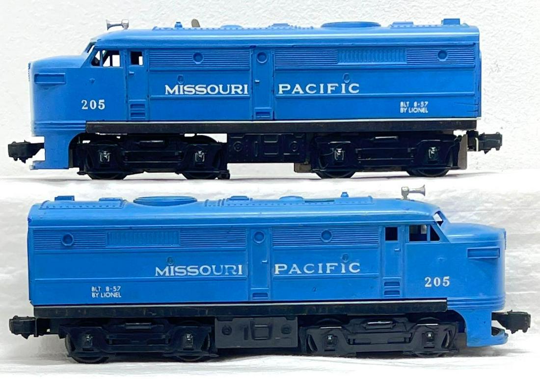 Postwar Lionel O Gauge 205P 205T MP Alco A units (1 of 6)