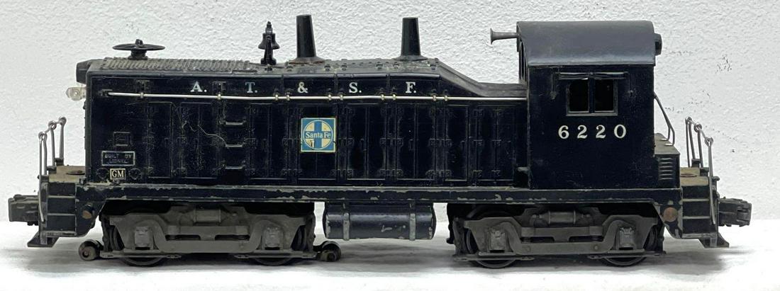 Postwar Lionel O Gauge 6220 ATSF NW2 diesel switcher (1 of 6)