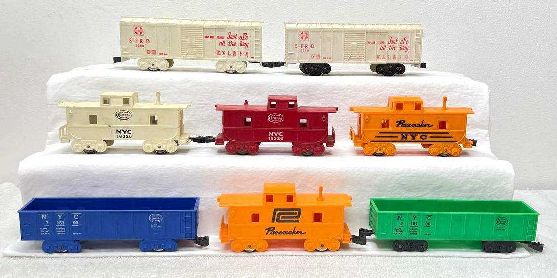 Postwar Marx O Gauge 3280 x2 715100 x2 18326 x2 Pacemaker caboose x2 (1 of 4)
