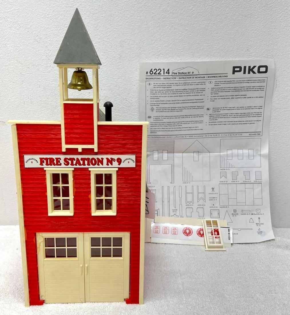 Modern Era Piko G Scale 62214 Fire Station No. 9 assembled: Modern Era Piko LGB G Scale 62214 Fire Station No. 9 assembled with instructions. Please view the photos of the items in this lot carefully as they are being sold as they are shown in our photos with