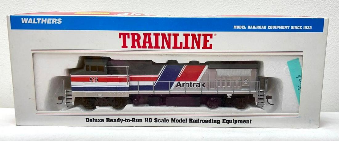 HO Gauge/Scale Walthers 931-166 Amtrak GE Dash 80-40B: HO Gauge/Scale Walthers 931-166 Amtrak GE Dash 80-40B diesel locomotive in original box with instructions. Train looks better but is graded C8 due to light run time. Box shows little wear. Please view