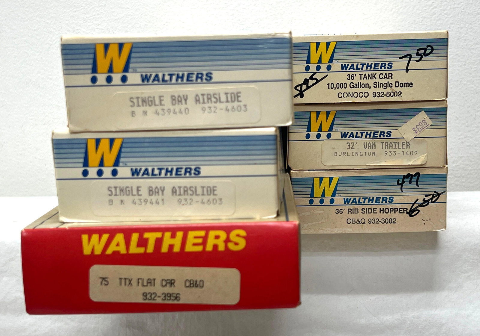 HO Gauge/Scale Walther's freight cars in original boxes six: HO Gauge/Scale Walther's freight cars in original boxes, six cars total. Trains should clean C6-7. Boxes show little wear, some written prices, some price stickers. 933-1409 Burlington 32' van