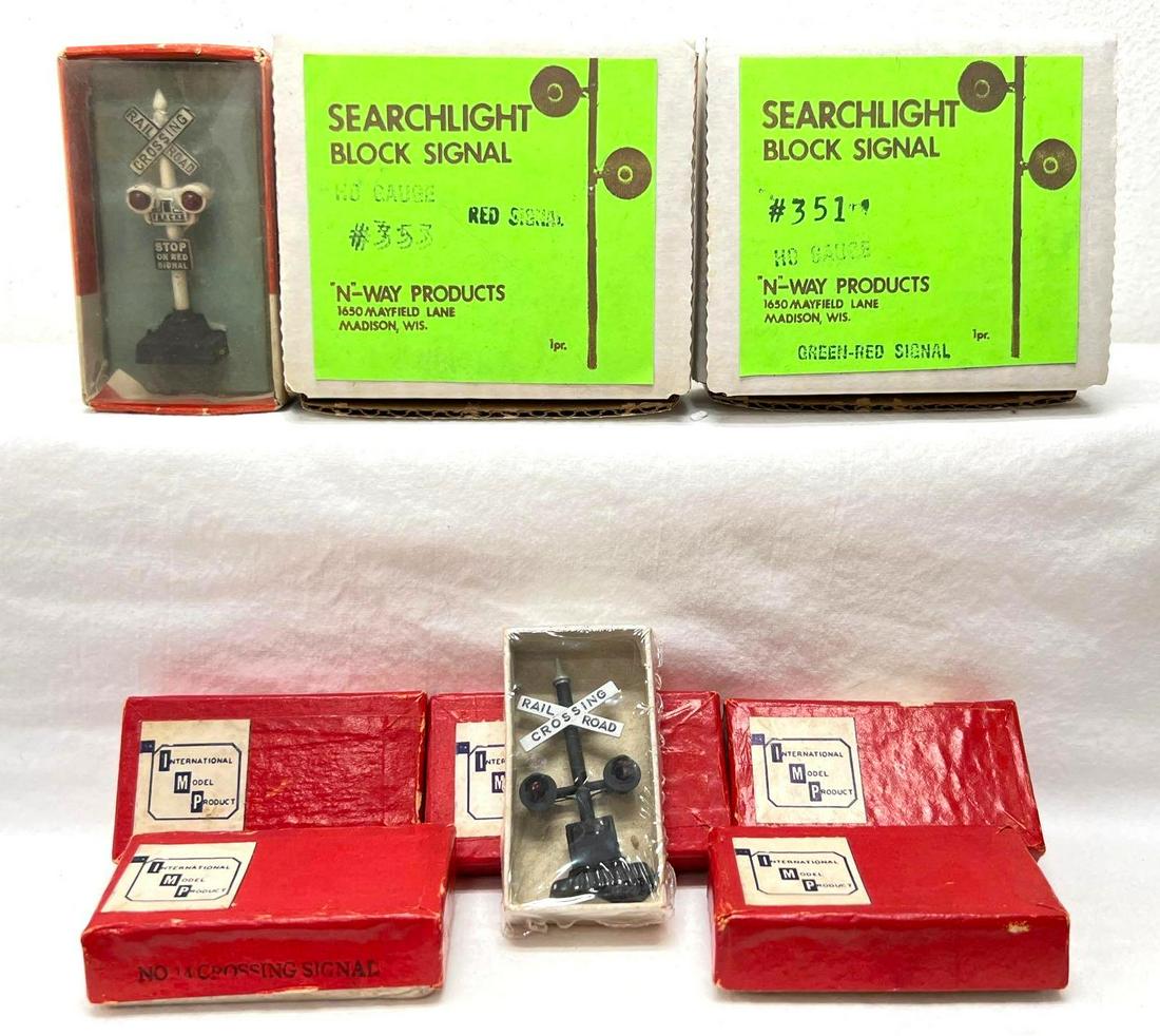 HO Gauge/Scale 6 IMP crossing signals N-Way searchlight in OB (1 of 2)