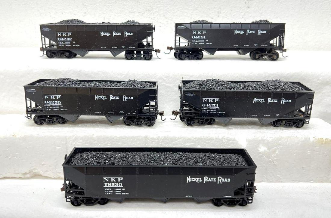 HO Gauge/Scale NKP Nickel Plate Road 2 and 3 bay hoppers (1 of 4)