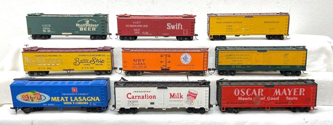 HO Gauge/Scale nine reefers sprung trucks Kadee couplers: HO Gauge/Scale nine reefers, one is marked Accurail, rest are unmarked. Some trains have sprung trucks, Kadee/Kadee style couplers, insulated wheels/axles, some missng steps, etc. Please view the phot
