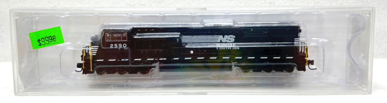 N Scale Athearn 10721 Norfolk and Western SD70M 2590 in OB (1 of 6)