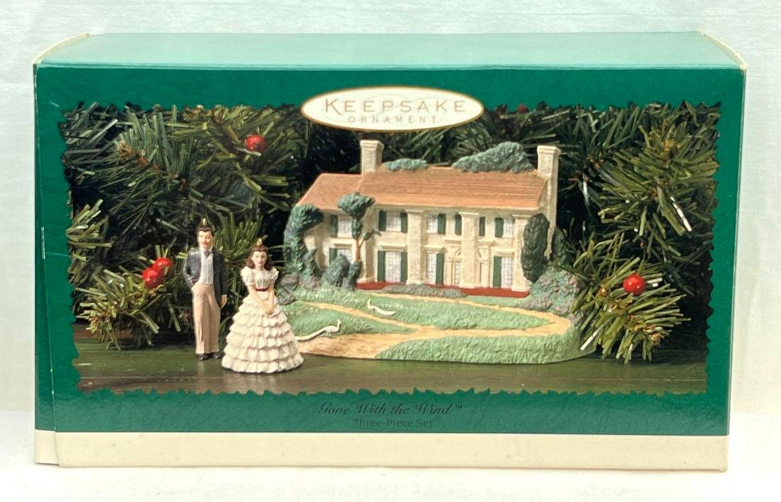Hallmark Keepsake Ornament Gone With The Wind (1 of 5)