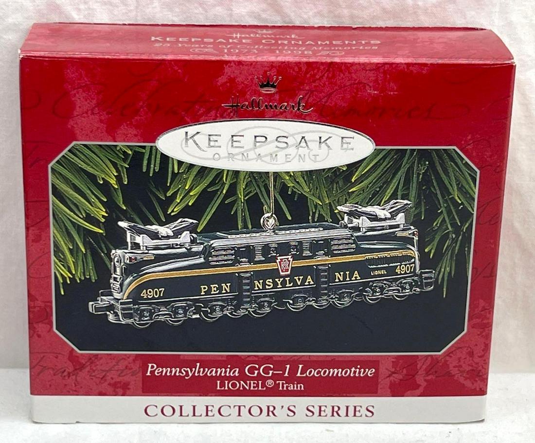 Hallmark Keepsake Ornaments Pennsylvania GG-1 Locomotive third in the Lionel Train series (1 of 4)