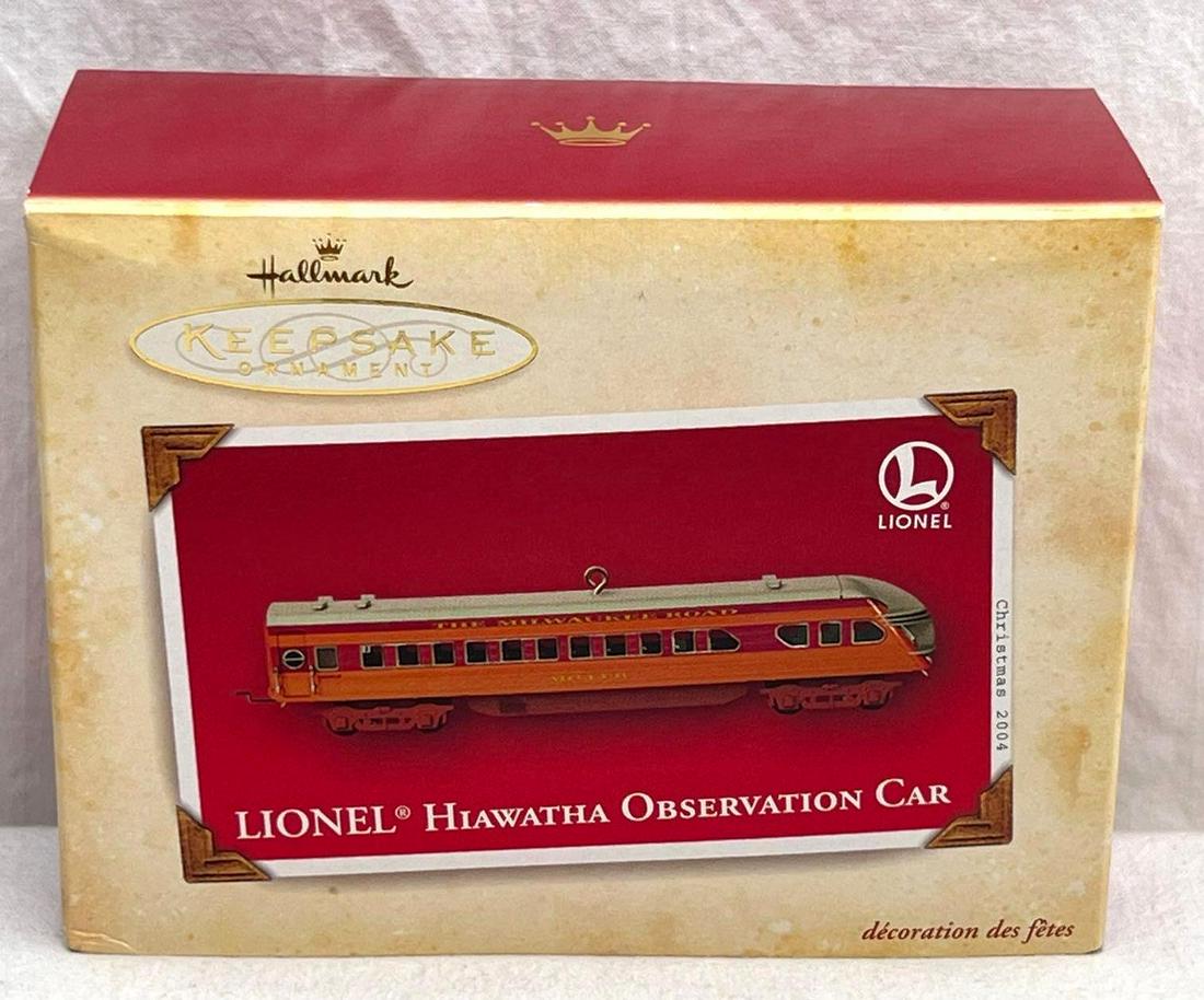 Hallmark Keepsake Ornaments Lionel Hiawatha Observation Car in original box: Hallmark Keepsake Ornaments Lionel Hiawatha Observation Car. This lot includes, 2004 Lionel Hiawatha Observation Car. Ornament is in excellent condition. Box shows little to no wear.