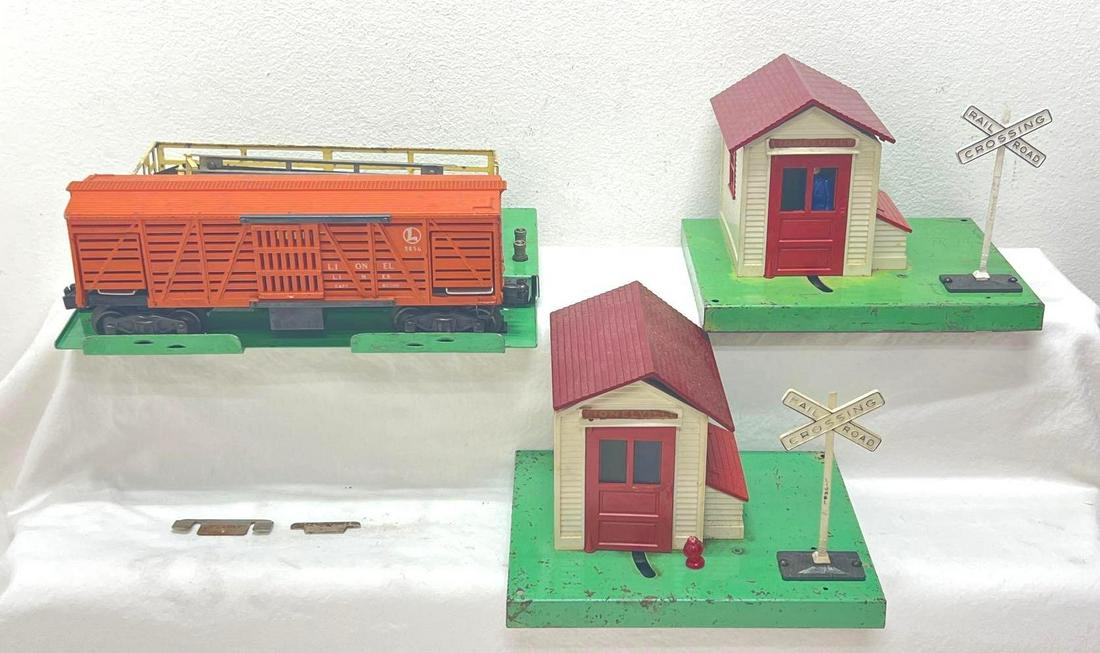 Postwar Lionel O Gauge 145 145 3656 stockyard and stock car (1 of 12)