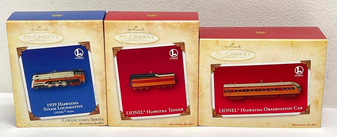 Hallmark Keepsake Ornaments lot of three Lionel Hiawatha loco Tender and Observation Car (1 of 5)