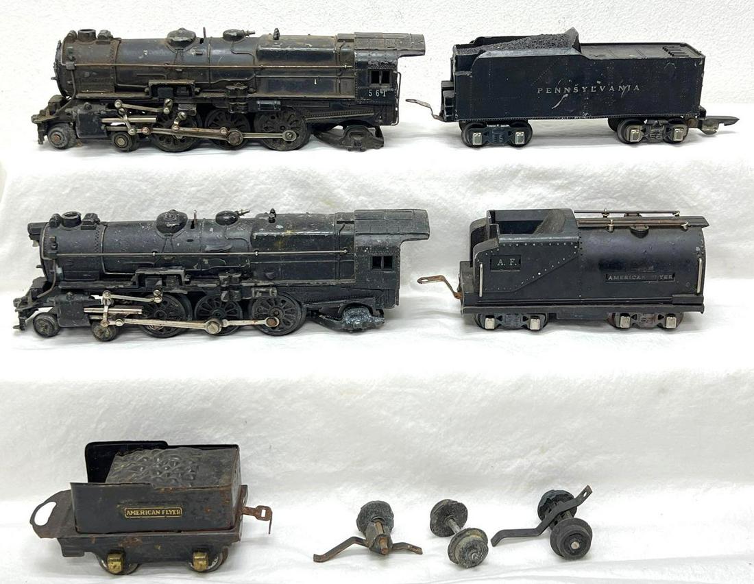 Prewar American Flyer O Gauge two 561 4-6-2 die-cast locos three tenders: Prewar American Flyer O Gauge two 561 4-6-2 die-cast locos, two die-cast tenders, one lithographed tinplate tender, some trains are missing parts/trim, rust. Please view all the photographs of the ite