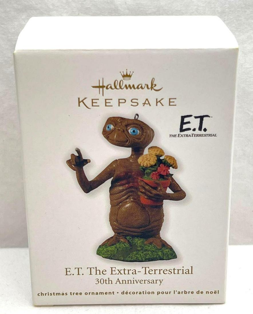 Hallmark Keepsake Ornament ET The Extra Terrestrial (1 of 4)
