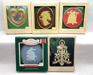 Hallmark Keepsake Ornaments Lot of 5 Norman Rockwell Tree Chimes and More: Hallmark Keepsake Ornaments Lot of 5 Norman Rockwell Tree Chimes and More. This lot includes, 1982 Cloisonne Angel, Norman Rockwell, third in the series, Norman Rockwell, eighth in the series, 1984