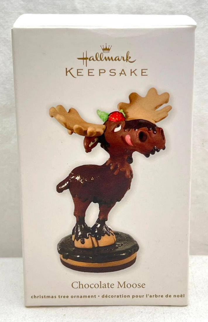 Hallmark Keepsake Ornament Chocolate Moose (1 of 4)