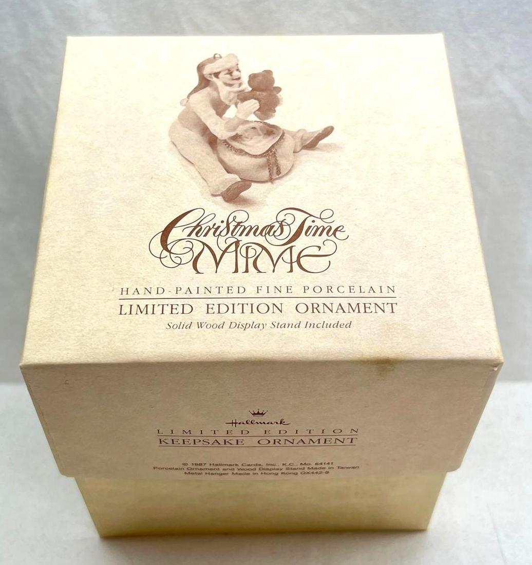 Hallmark Keepsake Ornament Christmas Time Mime (1 of 4)