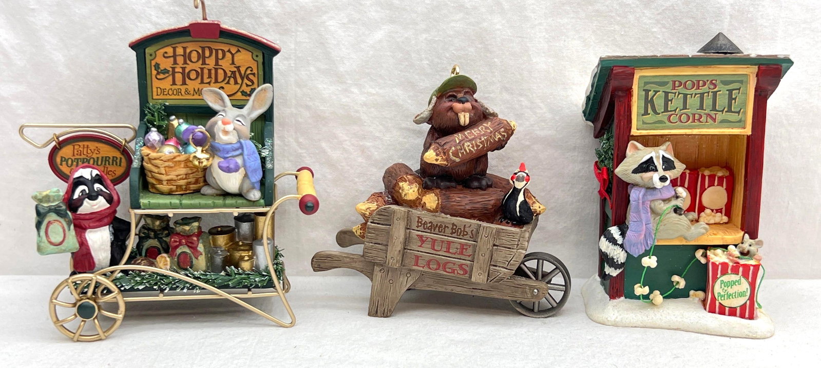 Hallmark Keepsake Ornaments Lot of 3 Kringlewood Farms: Hallmark Keepsake Ornaments Lot of 3 Kringlewood Farms. This lot includes, 2007 Pop's Kettle Corn, 2007 Beaver Bob's Yule Logs, 2007 Hoppy Holidays D�cor & More, All from Kringlewoo