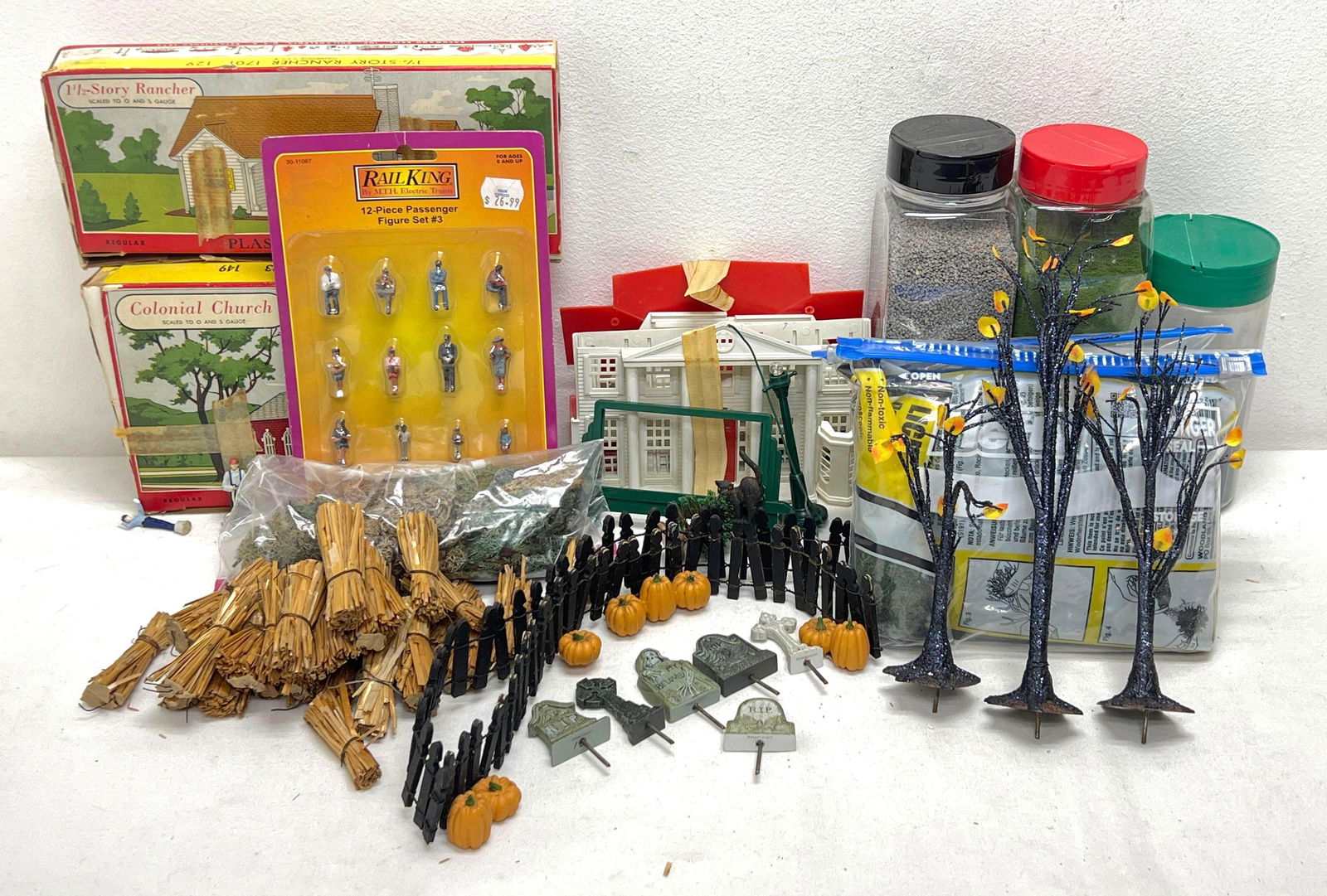 Postwar Plasticville O/S in original boxes modern layout materials (1 of 11)