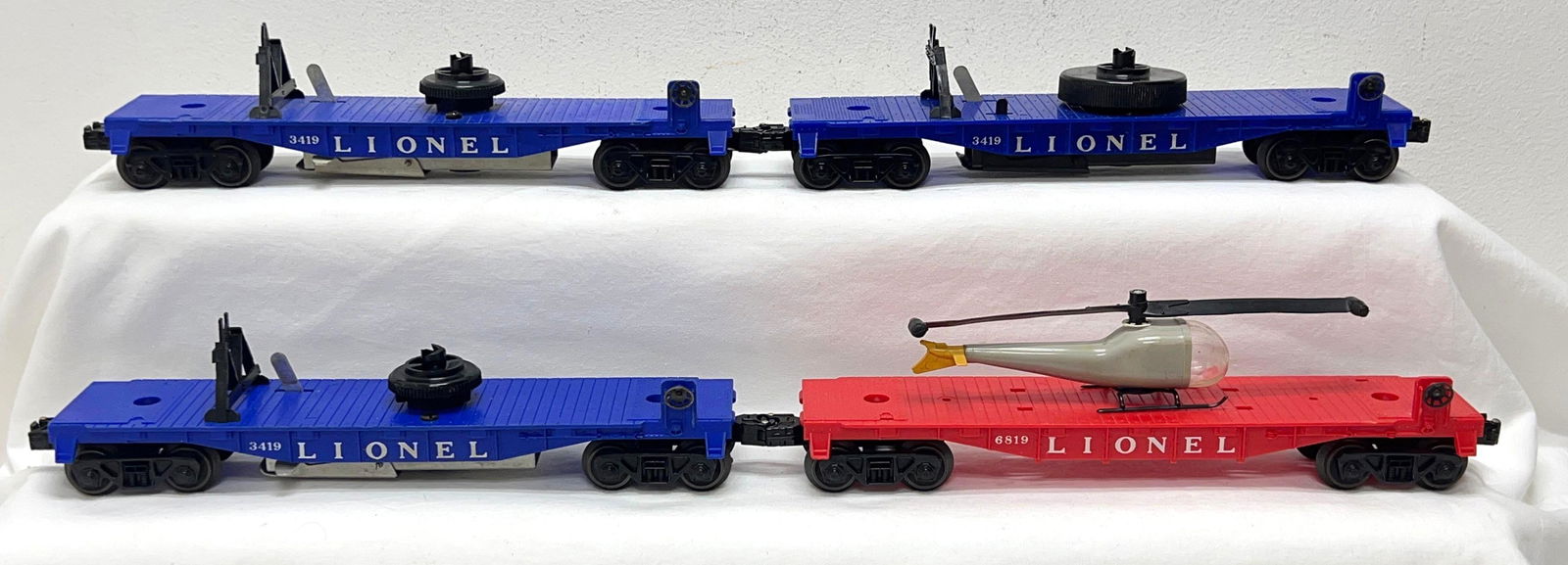 Postwar Lionel O Gauge 6819 flat w/helicopter three 3419 variations (1 of 5)