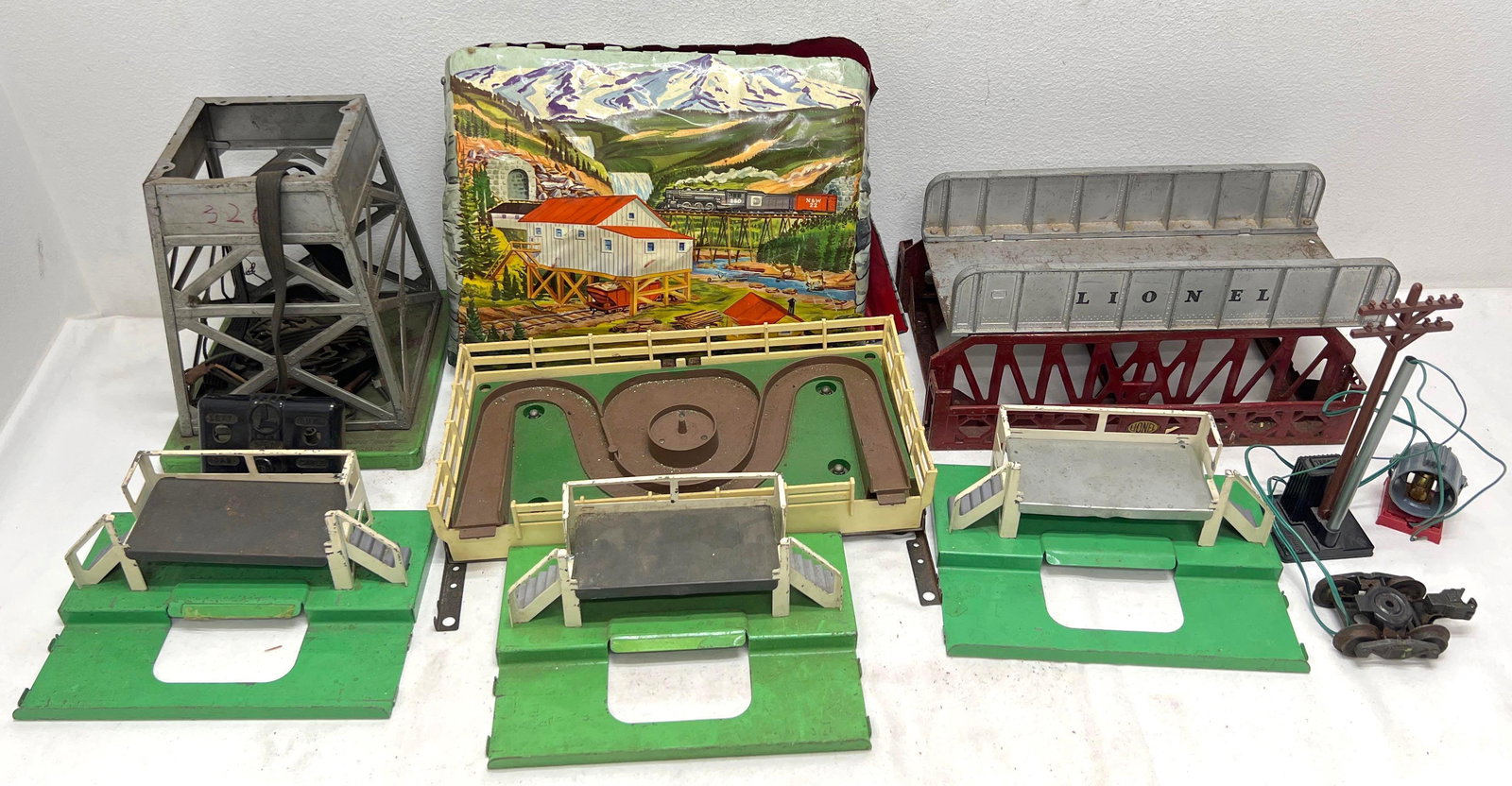 Postwar Lionel O Gauge accessory 3356-150 3462P 165 3530-30 (1 of 5)