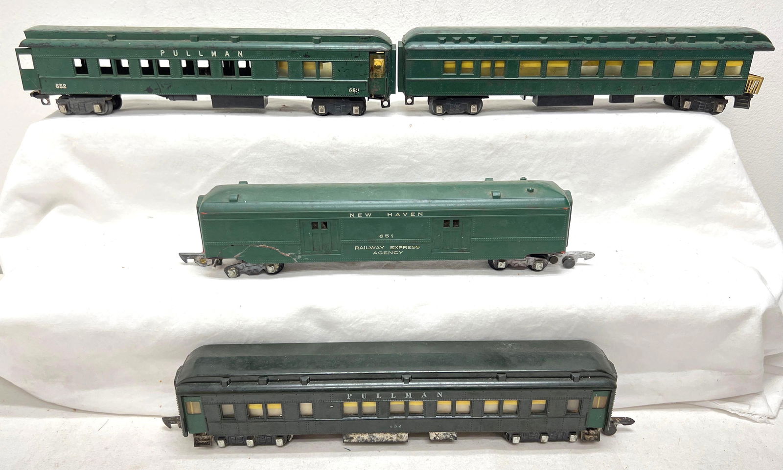 Postwar American Flyer S Gauge 654 652 651 650 green passenger cars
