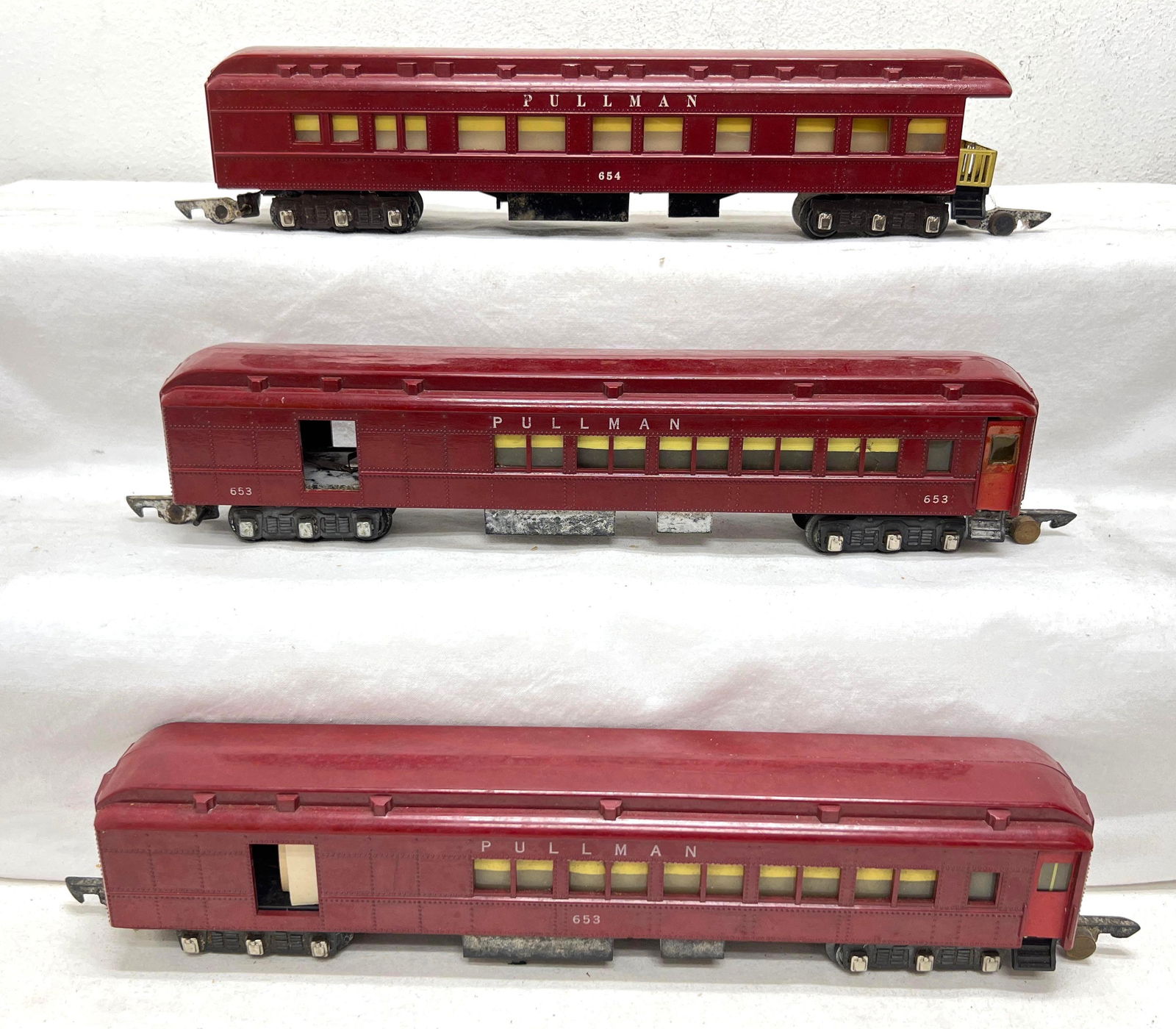Postwar American Flyer S Gauge 653 653 654 red passenger cars (1 of 3)