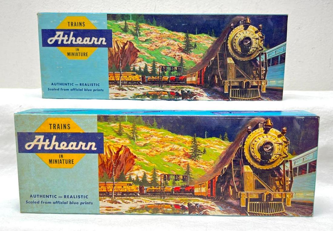 Two Athearn HO Gauge powered undec GP9 in original boxes (1 of 7)