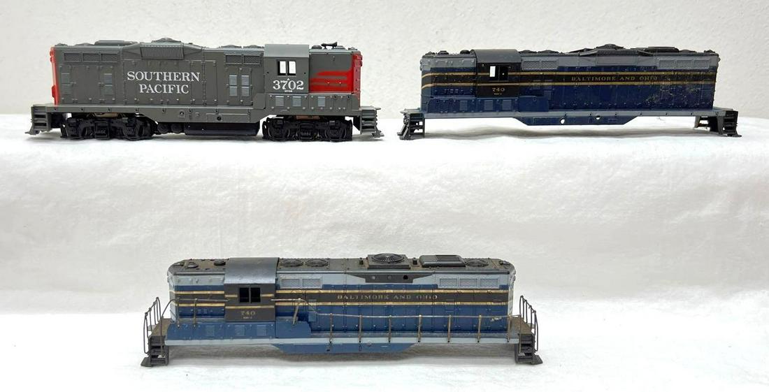 Athearn HO Gauge Southern GP9 3702 powered two B&O 740 (1 of 4)